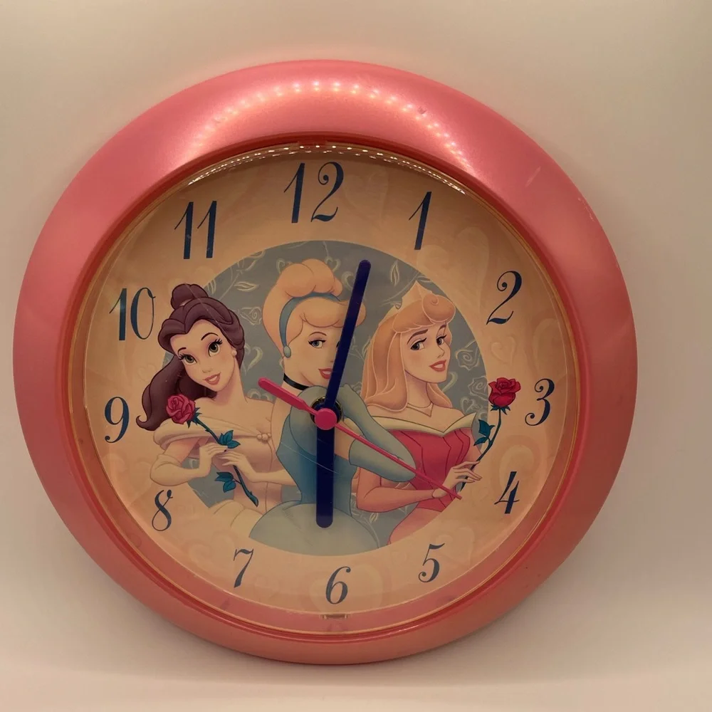 Disney Princess Wall Clock - Pink - Early 2000’s collector item